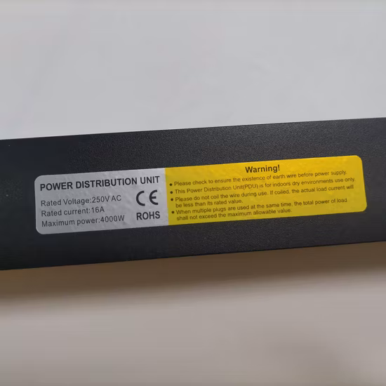 Tomada PDU da Alemanha Alemã de 8 maneiras com faixa de alimentação de extensão do interruptor de proteção contra sobrecarga para gabinete PDU